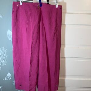 Diapers and Damon’s petites pink capris ❤️🔥❤️🔥🙃🔥